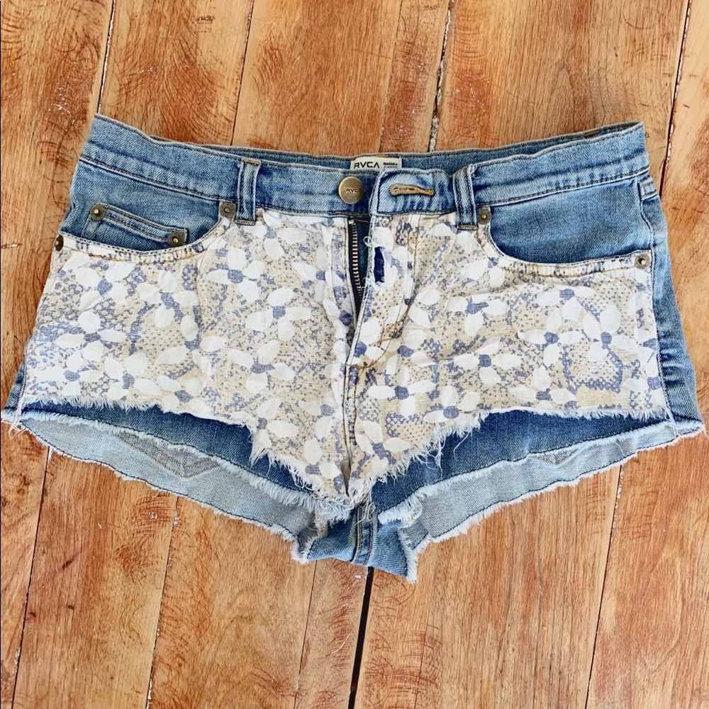 RVCA Women’s Denim Cut Off Shorts size small
